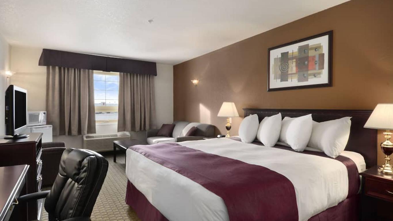 Ramada by Wyndham Red Deer Hotel & Suites