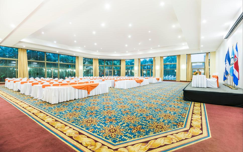 Banquet hall Photo