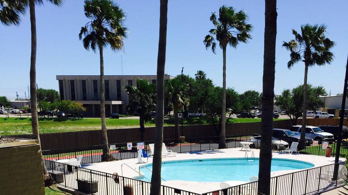 Red Roof Inn Corpus Christi North - Near Downtown