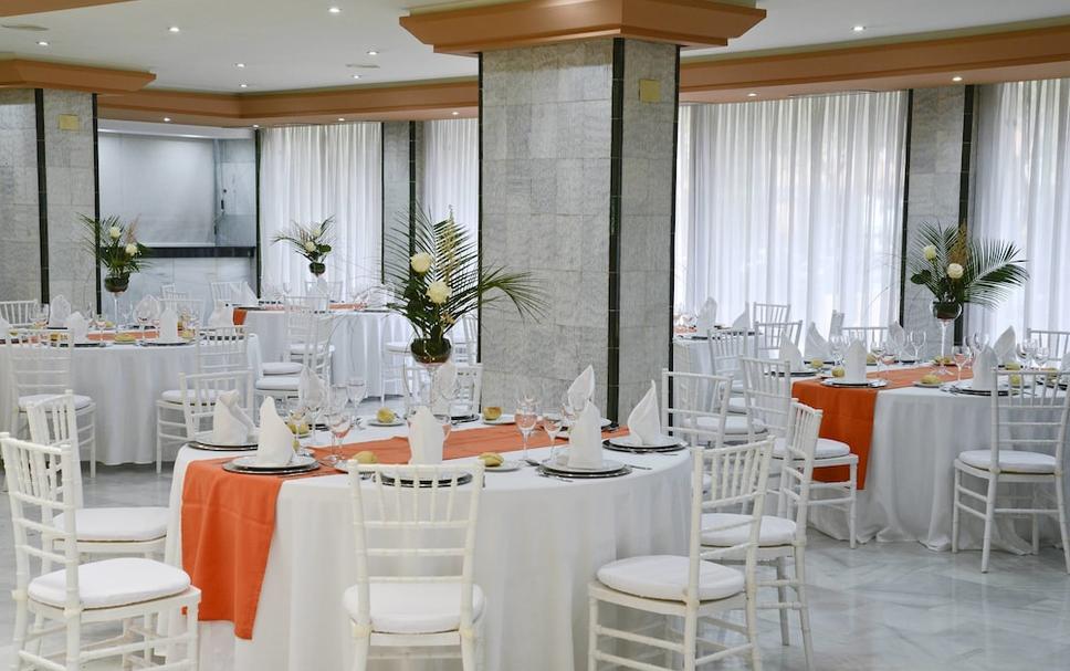 Banquet hall Photo