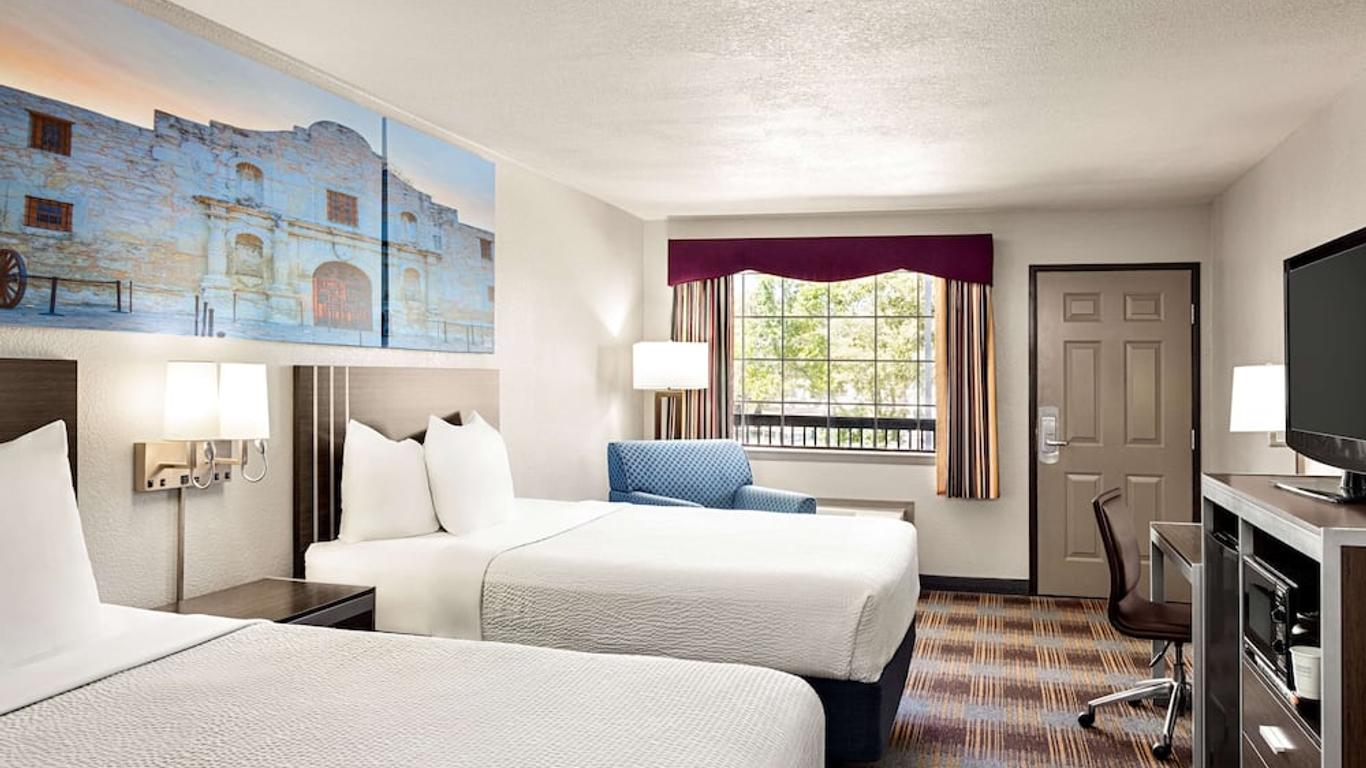 Days Inn by Wyndham San Antonio Near Fiesta Park