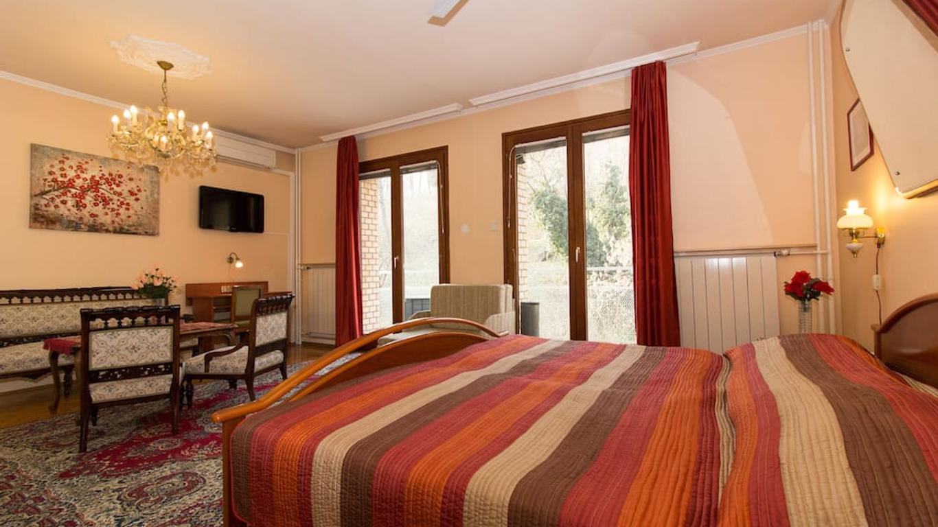 Budavar Bed And Breakfast