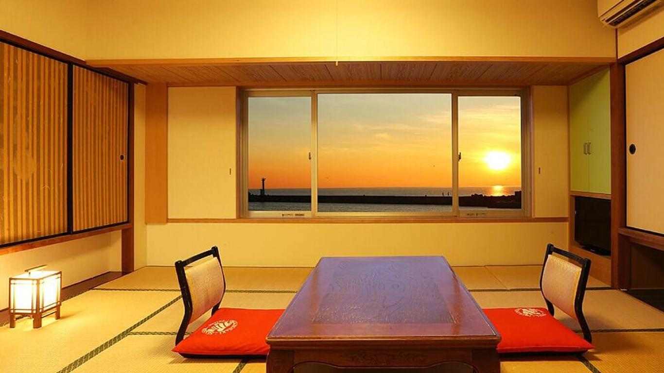 Okukinosaki Seaside Hotel