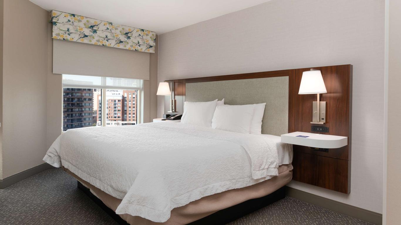 Hampton Inn & Suites Arlington Crystal City DCA